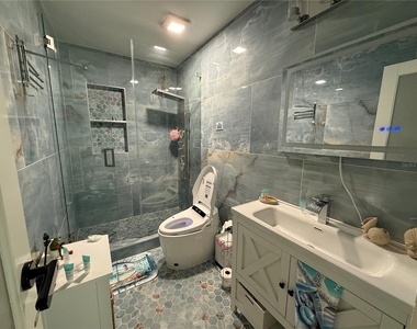 59 45th Avenue - Photo Thumbnail 11