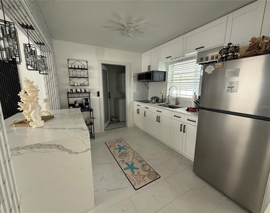 59 45th Avenue - Photo Thumbnail 6