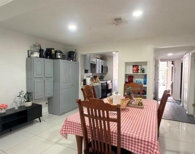 5304 Indian Creek Drive - Photo Thumbnail 8