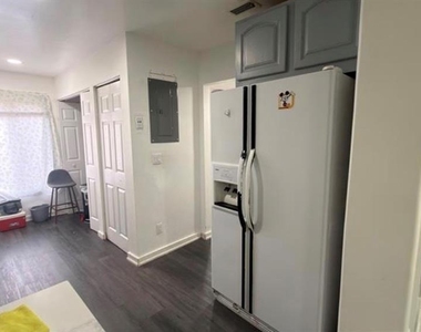 5304 Indian Creek Drive - Photo Thumbnail 5