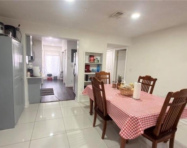 5304 Indian Creek Drive - Photo Thumbnail 7