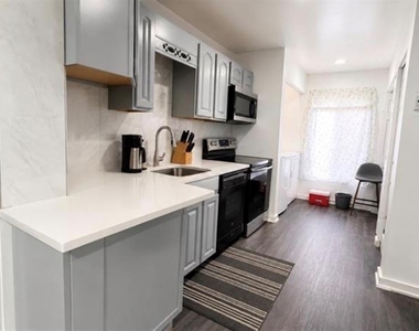 5304 Indian Creek Drive - Photo Thumbnail 2