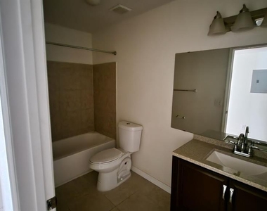14013 Fairway Island Drive - Photo Thumbnail 7