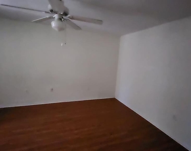 14013 Fairway Island Drive - Photo Thumbnail 6