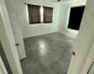 2302 E Dana Drive - Photo Thumbnail 10