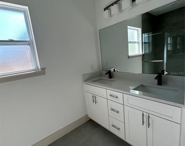 1531 W Gainsboro Lane - Photo Thumbnail 15
