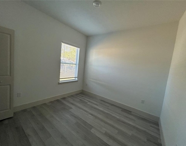 1531 W Gainsboro Lane - Photo Thumbnail 26
