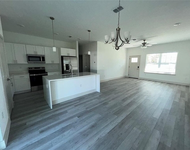 1531 W Gainsboro Lane - Photo Thumbnail 5
