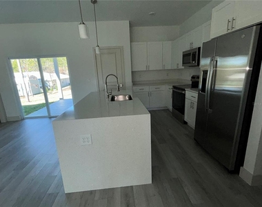 1531 W Gainsboro Lane - Photo Thumbnail 7