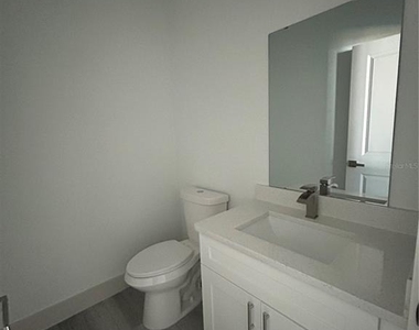 1531 W Gainsboro Lane - Photo Thumbnail 19