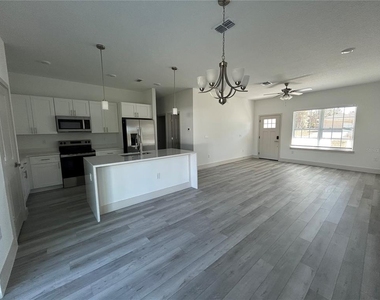 1531 W Gainsboro Lane - Photo Thumbnail 11