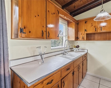 7612 Ficquette Road - Photo Thumbnail 8