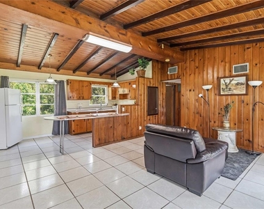 7612 Ficquette Road - Photo Thumbnail 15