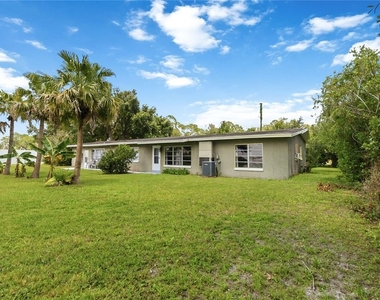 7612 Ficquette Road - Photo Thumbnail 24
