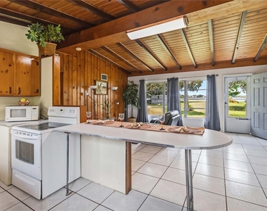 7612 Ficquette Road - Photo Thumbnail 12