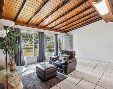 7612 Ficquette Road - Photo Thumbnail 14