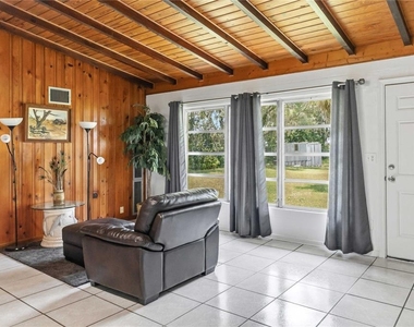 7612 Ficquette Road - Photo Thumbnail 13
