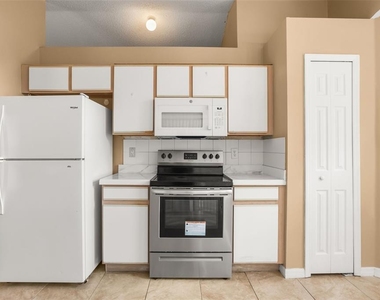 2501 Daffadil Terrace - Photo Thumbnail 8