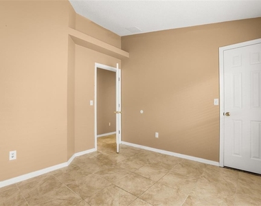 2501 Daffadil Terrace - Photo Thumbnail 12