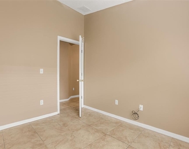 2501 Daffadil Terrace - Photo Thumbnail 10