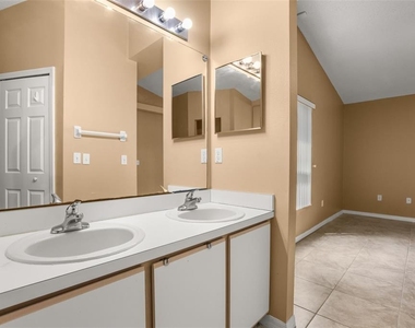 2501 Daffadil Terrace - Photo Thumbnail 18