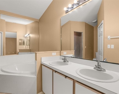 2501 Daffadil Terrace - Photo Thumbnail 19