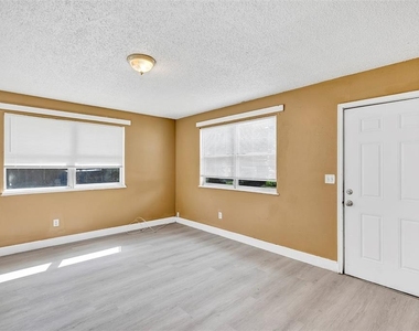 5879 Nw 1st Street - Photo Thumbnail 5