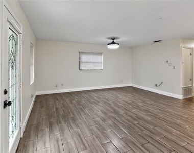 617 19th Street - Photo Thumbnail 3