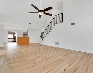 905 Main Street - Photo Thumbnail 6
