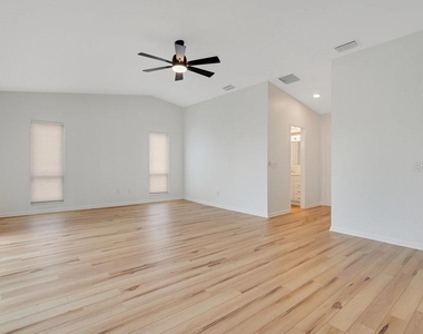 905 Main Street - Photo Thumbnail 11
