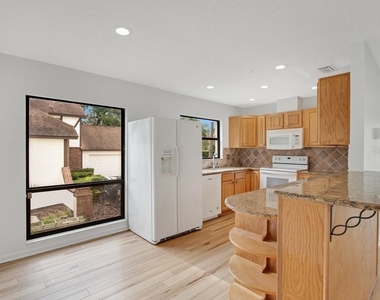 905 Main Street - Photo Thumbnail 7