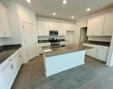 2665 Armstrong Avenue - Photo Thumbnail 8