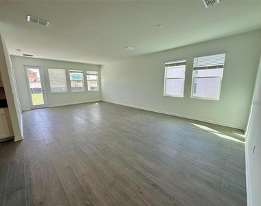 2665 Armstrong Avenue - Photo Thumbnail 3
