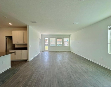 2665 Armstrong Avenue - Photo Thumbnail 5