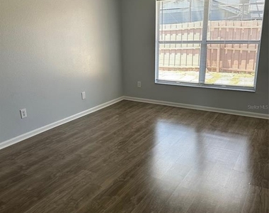 3218 Bearclaw Way - Photo Thumbnail 10