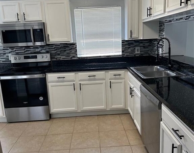 3218 Bearclaw Way - Photo Thumbnail 2