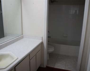 14036 Fairway Island Drive - Photo Thumbnail 7