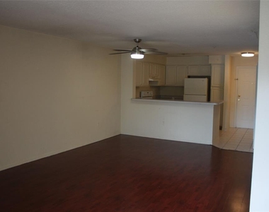 14036 Fairway Island Drive - Photo Thumbnail 12