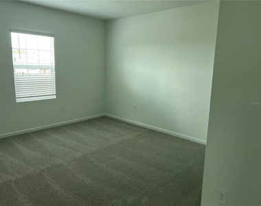 5590 Fiona Lane - Photo Thumbnail 22