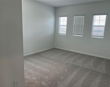 5590 Fiona Lane - Photo Thumbnail 24