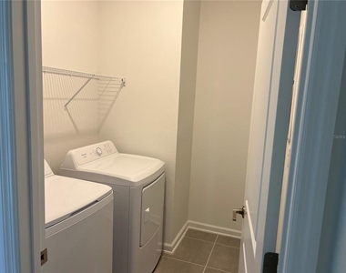 5590 Fiona Lane - Photo Thumbnail 5