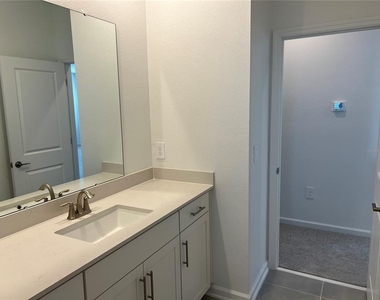5590 Fiona Lane - Photo Thumbnail 20