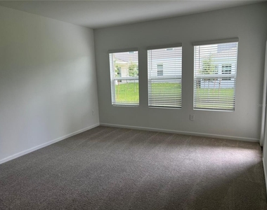 5590 Fiona Lane - Photo Thumbnail 12