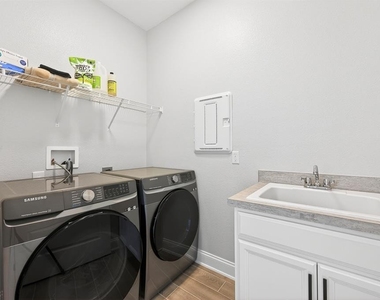 606 Dogfish Lane - Photo Thumbnail 10