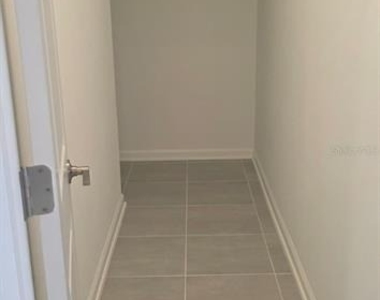 5617 Fiona Ln - Photo Thumbnail 14