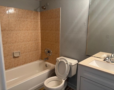 6178 Westgate Drive - Photo Thumbnail 4