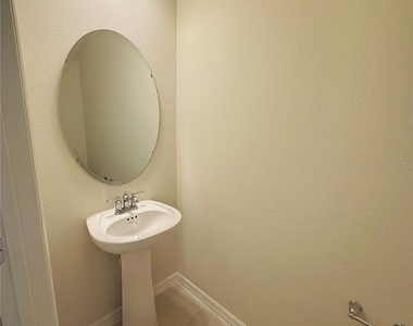 393 Meadowland Point - Photo Thumbnail 9