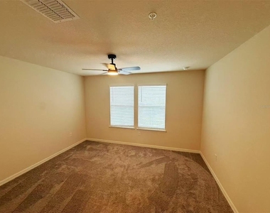 393 Meadowland Point - Photo Thumbnail 13