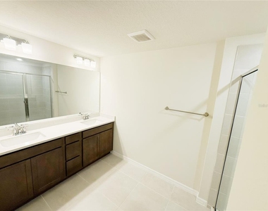 393 Meadowland Point - Photo Thumbnail 22