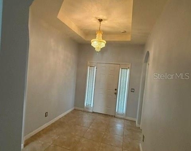 3817 Mt Vernon Way - Photo Thumbnail 1